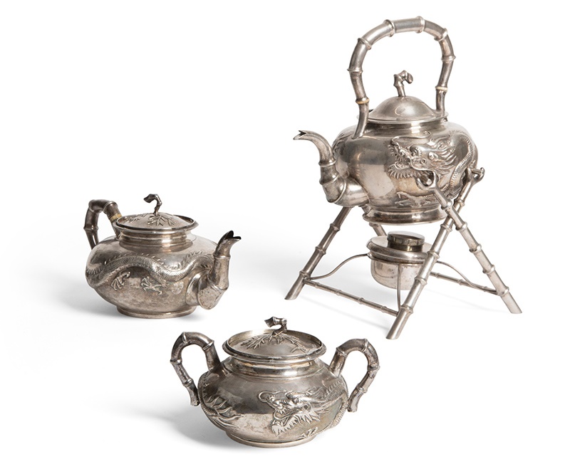 LOT 218 | CHONG WO SILVER TEA WARES 清 外銷銀茶具組（一組三件）